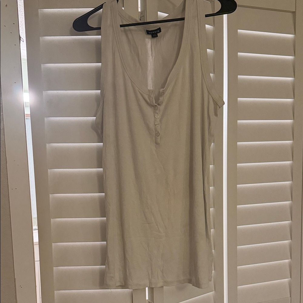 Casual White Sleeveless Tank Top